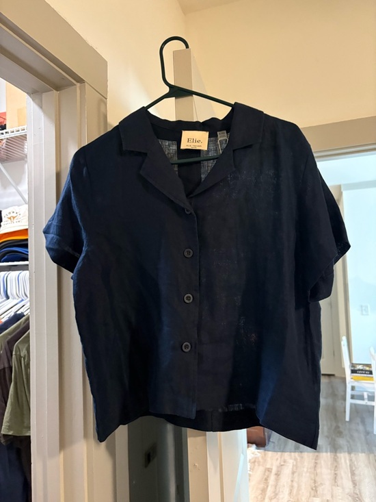Elie Tahari Tops - Elie Tahari Navy Button Front Short Sleeve Shirt 100% European Linen